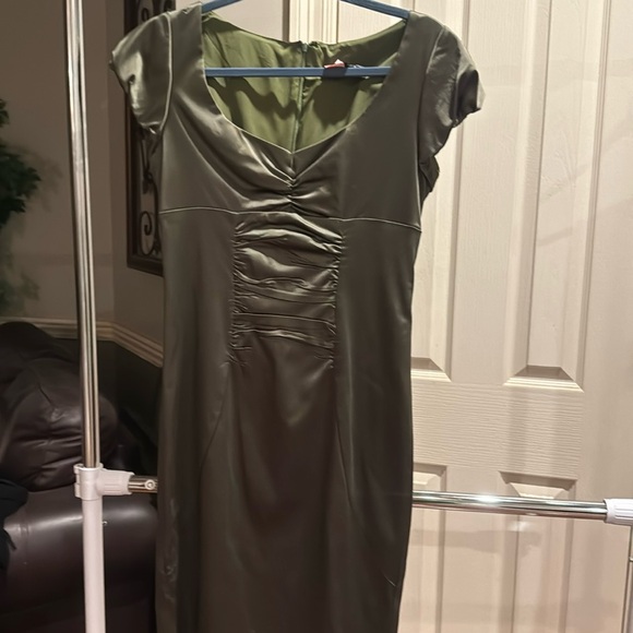 nicole miller satin vintage olive green ruched dress size 6 - Picture 2 of 6